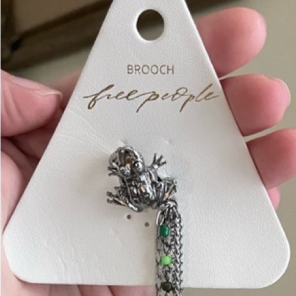 Free People Sailor Brooch- Silver Frog - Picture 3 of 3